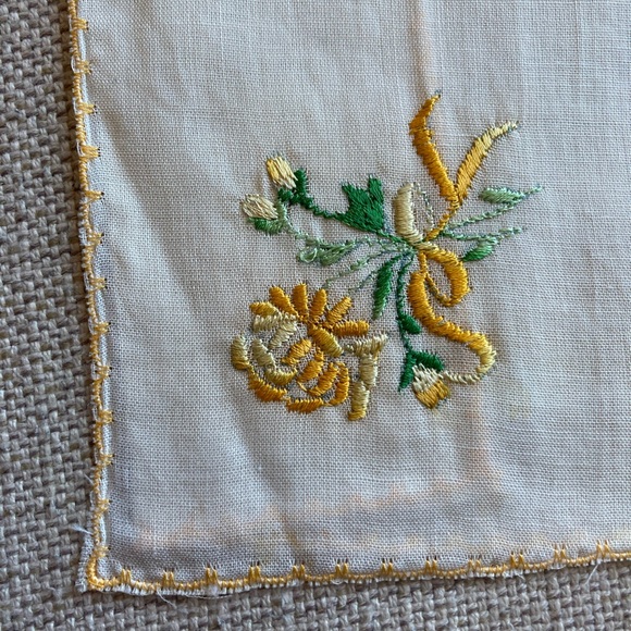 Vintage Handkerchief, from 60’s-70’s,floral, square, yellow and green - Picture 1 of 3